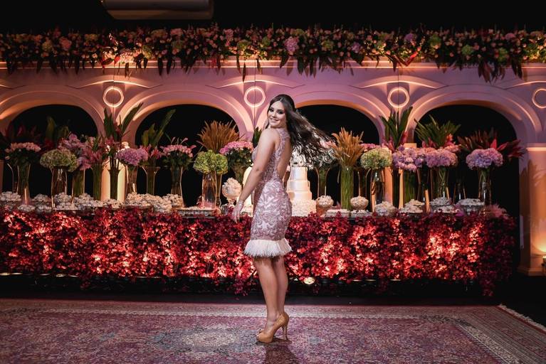 fotógrafo-de-casamento-fotógrafo em Marília-debutante-buffet Planalto-fotógrafo de marília-moinho matarazzo-Adriana Zequini-Thita Marcon-Grand Salon-Fotógrafo Social-vestido de debutante-15anos-decoração de 15 anos-15 anos-bolo de 15 anos-Londrina