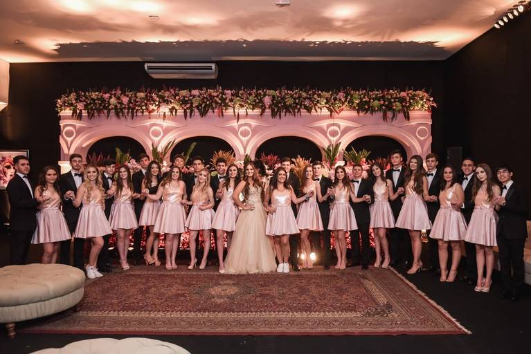 fotógrafo-de-casamento-fotógrafo em Marília-debutante-buffet Planalto-fotógrafo de marília-moinho matarazzo-Adriana Zequini-Thita Marcon-Grand Salon-Fotógrafo Social-vestido de debutante-15anos-decoração de 15 anos-15 anos-bolo de 15 anos-Londrina