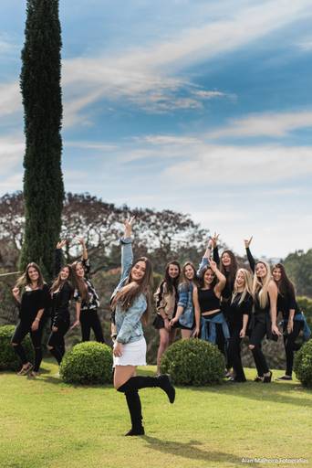 fotógrafo-de-casamento-fotógrafo em Marília-debutante-buffet Planalto-fotógrafo de marília-moinho matarazzo-Adriana Zequini-Thita Marcon-Grand Salon-Fotógrafo Social-vestido de debutante-15anos-decoração de 15 anos-15 anos-bolo de 15 anos