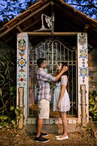 noivos-ensaiando-os-votos-no-ensaio-pre-wedding-em-vila-são-joão-barão-geraldo-campinas-sp