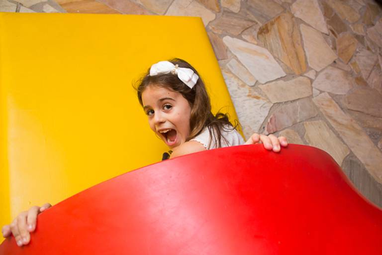 Menina-feliz-foto-tirada-por-thais-mazzoco-em-campinas