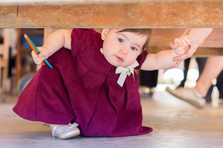 Foto-de-bebe-embaixo-da-mesa-campinas