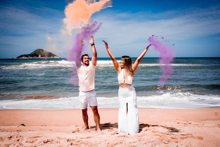Ensaio de casal pré wedding realizado em Grumari no Rio de Janeiro

Carol e Leandro