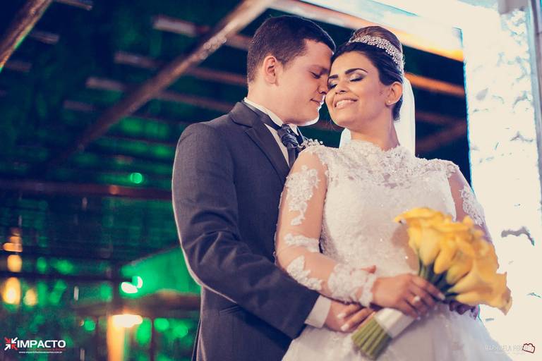 buque da noiva amarelo