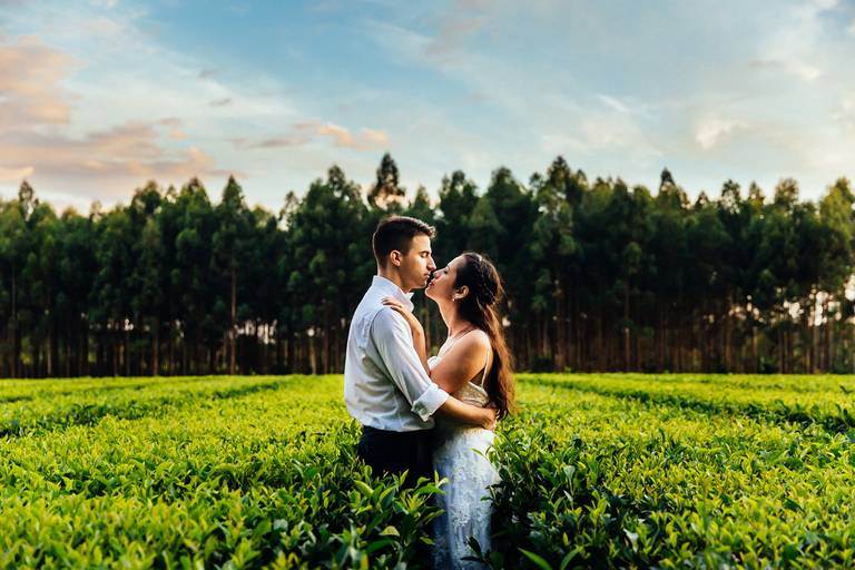 Novios en Oberá. Misiones. Book de novios. sesión post boda. Vestido de novia