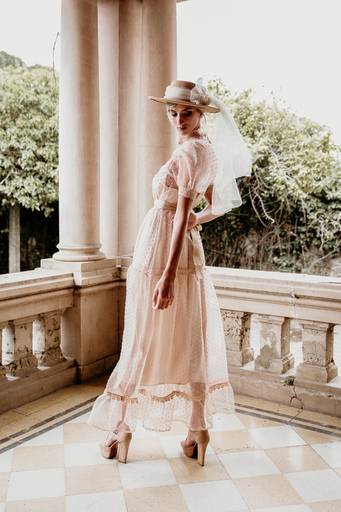 Novia vintage con sombrero años 20 Erika Fayolle