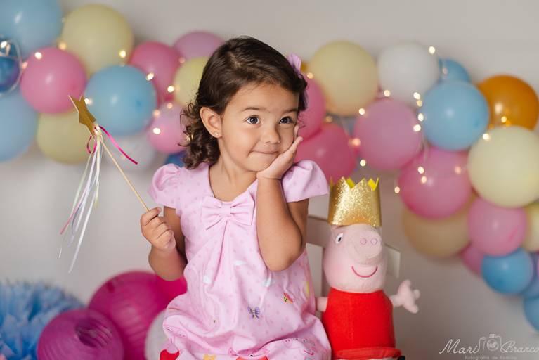 Sessão fotográfica 2 aninhos smash the cake menina Peppa estúdio Freguesia Jacarepagua Rio de Janeiro