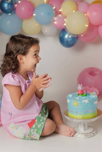 Sessão fotográfica 2 aninhos smash the cake menina Peppa estúdio Freguesia Jacarepagua Rio de Janeiro