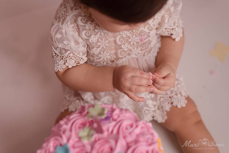 Sessão fotográfica smash the cake menina jardim encantado estúdio Freguesia Jacarepagua Rio de Janeiro