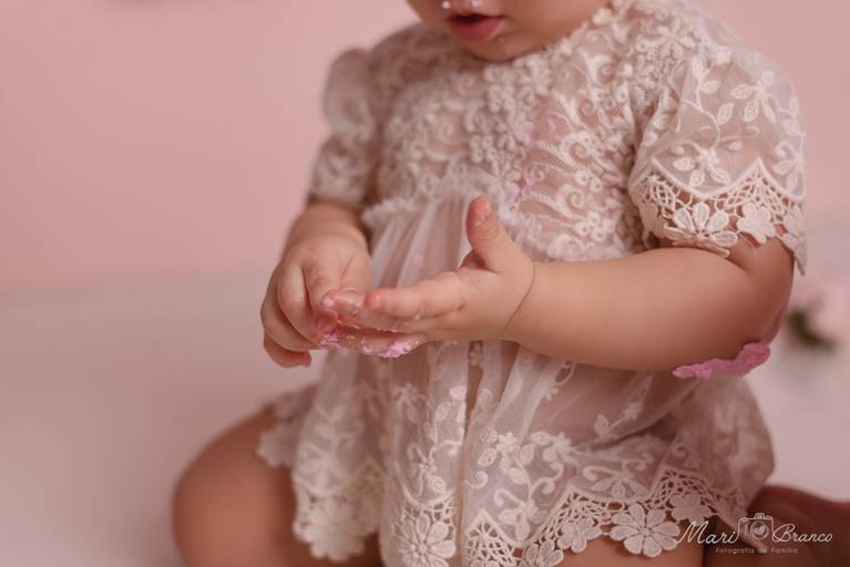Sessão fotográfica smash the cake menina jardim encantado estúdio Freguesia Jacarepagua Rio de Janeiro