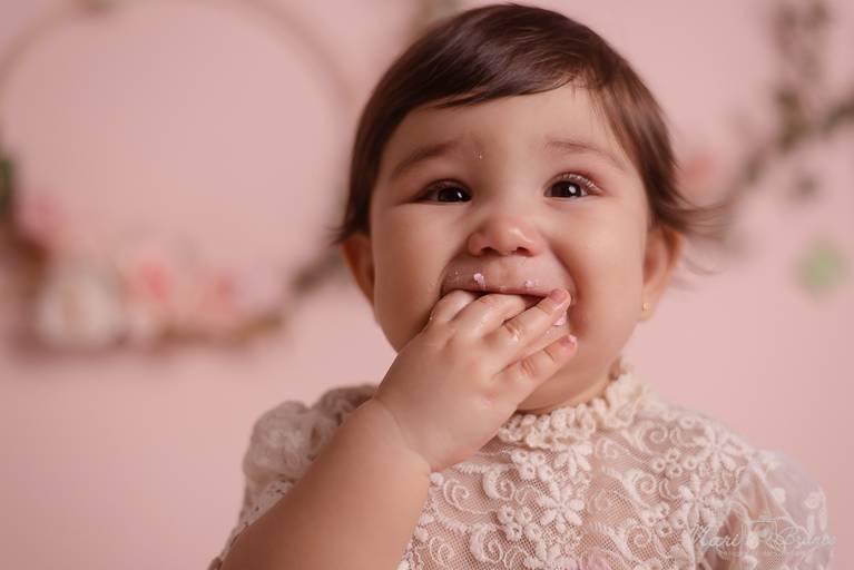 Sessão fotográfica smash the cake menina jardim encantado estúdio Freguesia Jacarepagua Rio de Janeiro