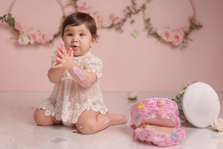 Sessão fotográfica smash the cake menina jardim encantado estúdio Freguesia Jacarepagua Rio de Janeiro