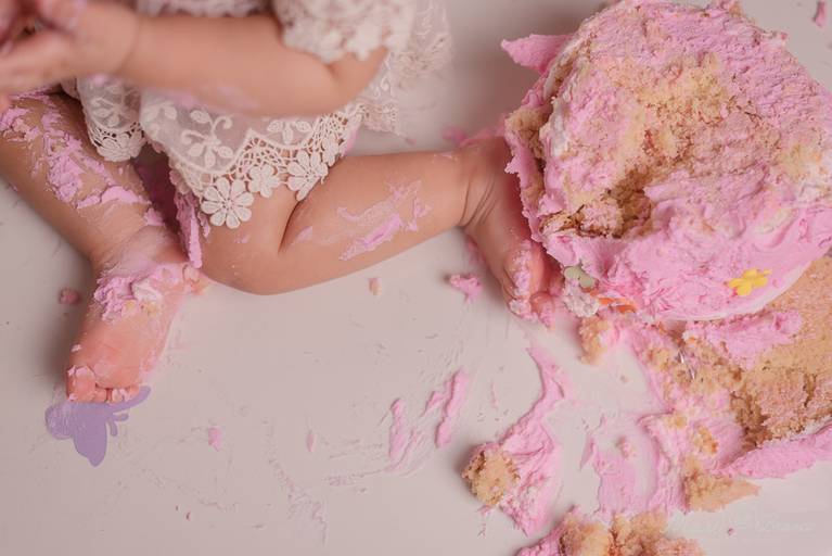 Sessão fotográfica smash the cake menina jardim encantado estúdio Freguesia Jacarepagua Rio de Janeiro