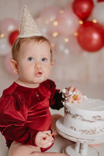 Sessão Cake Smash 1 aninho com bolo menina clean