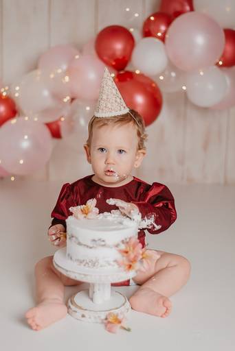 Sessão Cake Smash 1 aninho com bolo menina clean