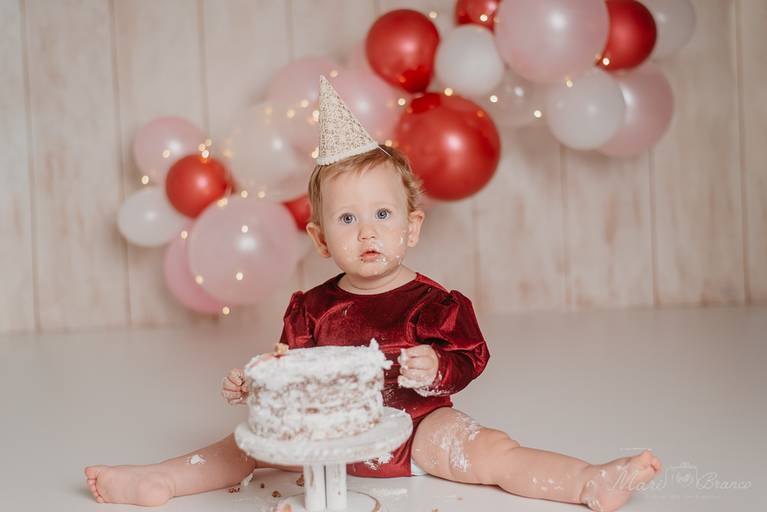 Sessão Cake Smash 1 aninho com bolo menina clean