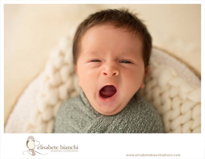 Ensaio Newborn Caxias do Sul fotógrafa de recém nascidos formação e selo de segurança foto bonita é foto segura Prêmio Amarelos Awards