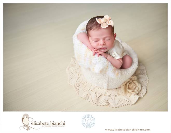 Ensaio Newborn Caxias do Sul fotógrafa de recém nascidos formação e selo de segurança foto bonita é foto segura