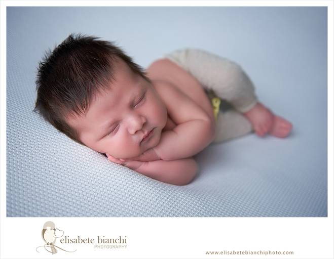 Ensaio Newborn Caxias do Sul fotógrafa de recém nascidos formação e selo de segurança foto bonita é foto segura