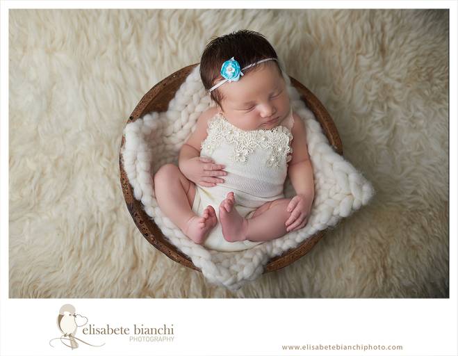 Ensaio Newborn Caxias do Sul fotógrafa de recém nascidos formação e selo de segurança foto bonita é foto segura