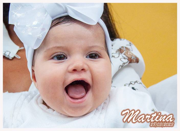 Martina maravilhosa em seu batismo