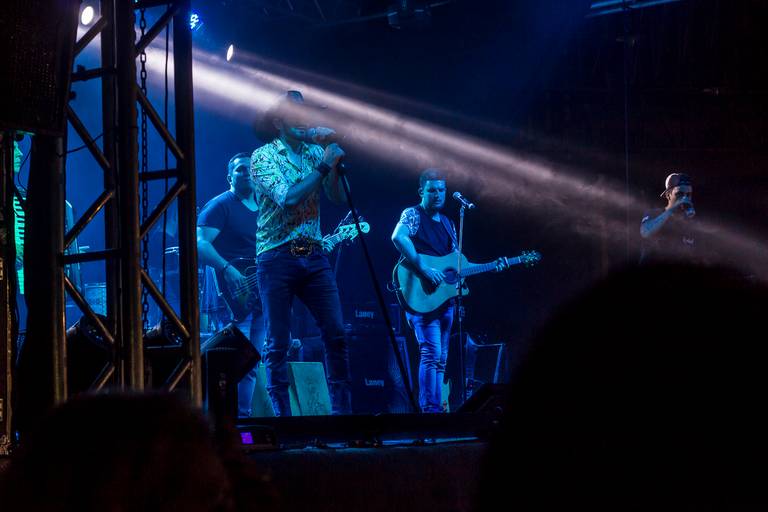 Foto no show do Loubet em Assis Chateaubriand