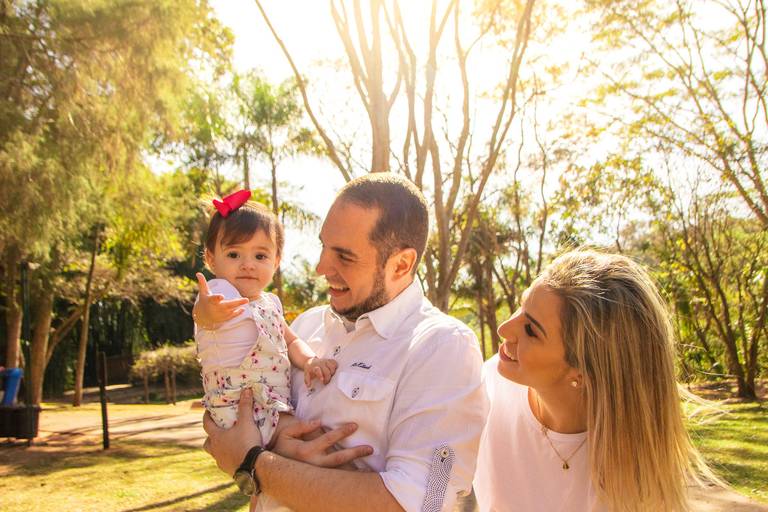 Ensaio-externo-em-familia-ensaio-infantil-criança-fotografia-lifestyle-fotografia-espontanea-criança-bauru-agudos-pederneiras-jau-interior-sp-campinas-ribeirao-preto-foto em família no jardim botanico