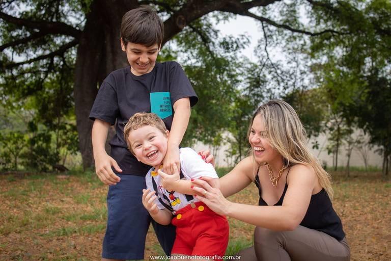 Ensaio-externo-em-familia-ensaio-infantil-criança-fotografia-lifestyle-fotografia-espontanea-criança-bauru-agudos-pederneiras-jau-interior-sp-campinas-ribeirao-preto-cócegas