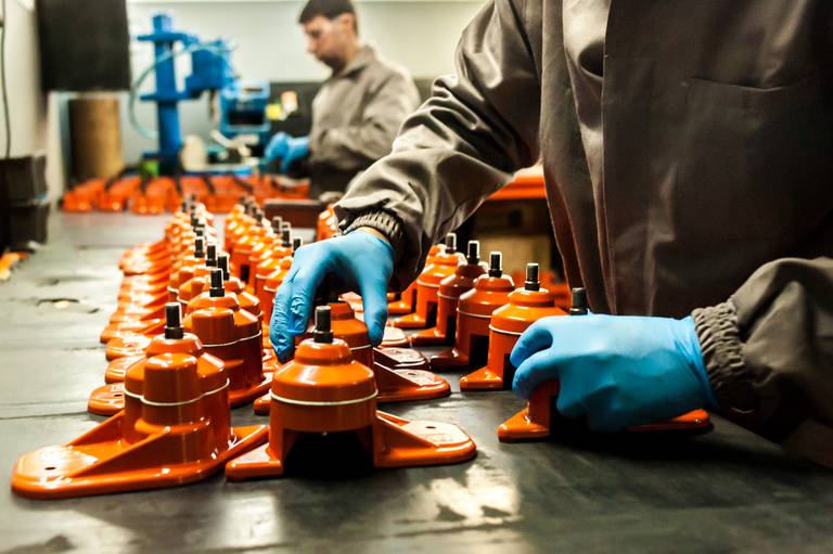 Foto institucional na fábrica da Bristol