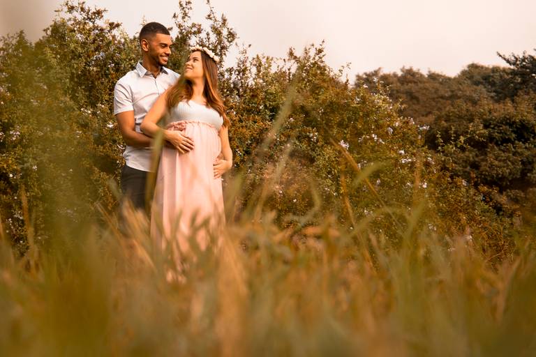 gestante, fotografo marco aurelio em sao paulo, criativo, borboletas, jardim, fotografo em sao paulo, fotografo de ensaio, fotografo de moda, 