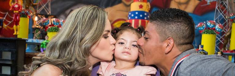 fotografo infantil, festa fantasia, mulher maravilha, super girl, super amigos, fotografo marco aurelio em sao paulo, criativo, borboletas, jardim, fotografo em sao paulo, fotografo de ensaio, fotografo de moda