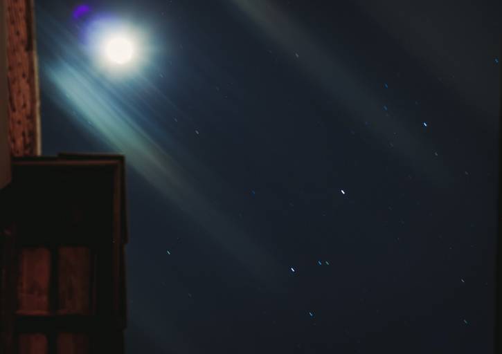 
fotografia paisagista de noite estrelada
