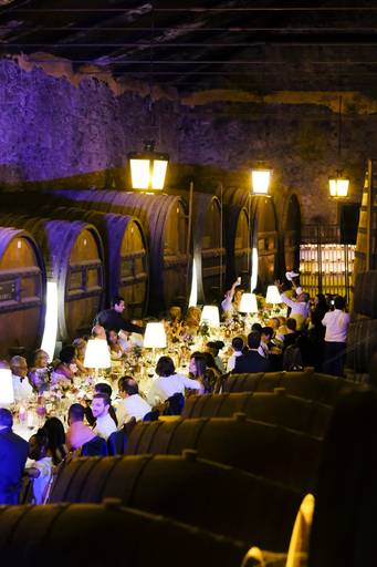 jantar na adega na Quinta da Pacheca no Douro