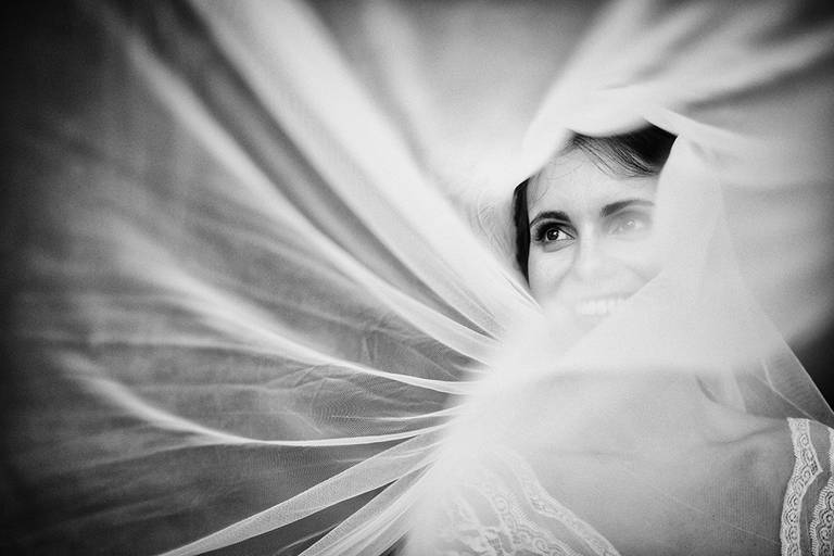 fotografia da noiva a preto e branco