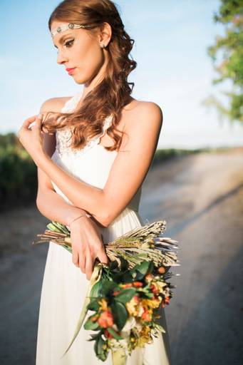fotografia da noiva no campo