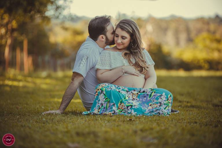 book de gestante em porto alegre e cachoeirinha casal sentando
