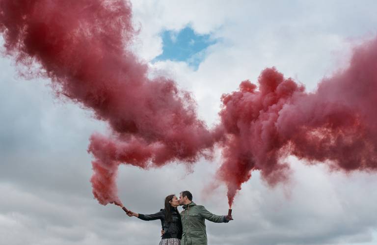 Fotografia de Casamento; Aveiro; Porto; Coimbra; Casar em Portugal; Sessão de Solteiros; Wedding; Vestidos de Noiva, Melhores Fotógrafos de Portugal; Noivos, Couple; Casal; Wedding Ideas; Cumplicidade; Afeto; Amor, Casamento; Noivado; Fumo; Cor