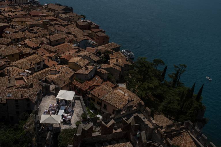 Casamento; Casar em Portugal; Noivos; Casal; Solteiros; Wedding Planner; Vestido de Noiva; Wedding Destination; Cheiro de Alecrim; Quinta do Eden, Casa de Abis; Fotografia de Casamento; Porto; Coimbra; Noivos; Sessão de Solteiros; Italia