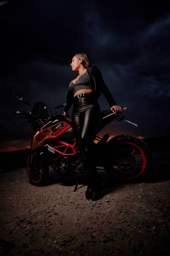 cuart dnxfotografia cumpleaños de 15 vestido de 15 sesion en moto para cumpleaños de 15 zona campestre atardecer