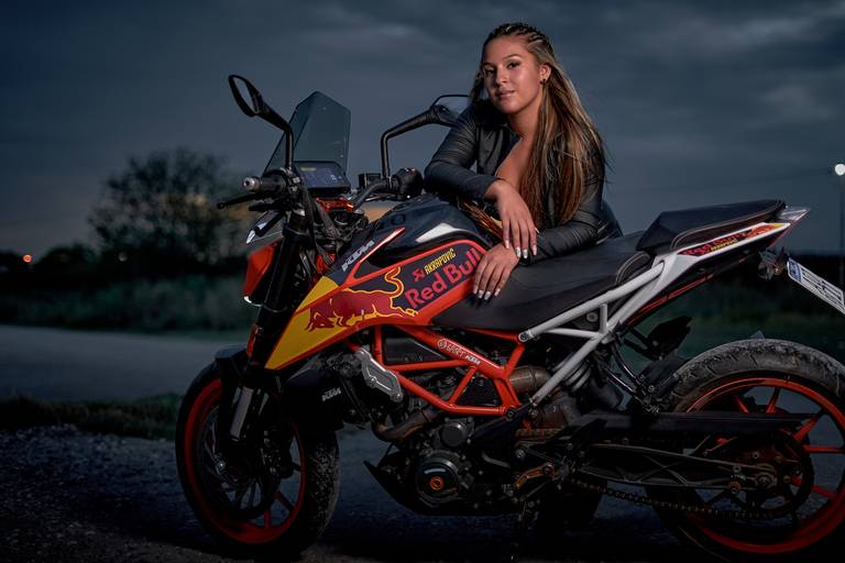 cuart dnxfotografia cumpleaños de 15 vestido de 15 sesion en moto para cumpleaños de 15 zona campestre atardecer
