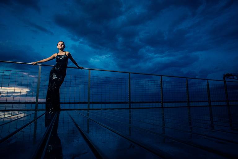 sesion urbana de 15 años daniel cuart dnxfotografia cumpleaños de 15 vestido de 15 día lluvioso 