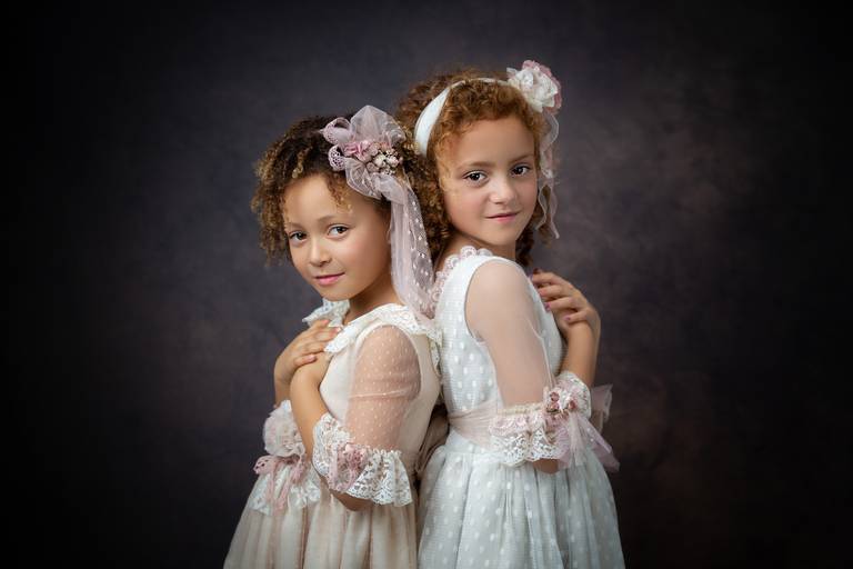 Leonor e Matilde, vestidas pela Queen House