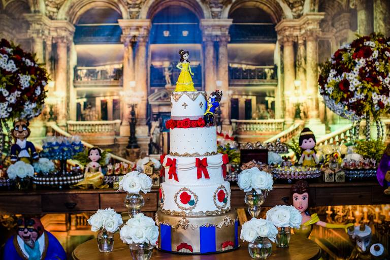 Tema: A Bela e a Fera 