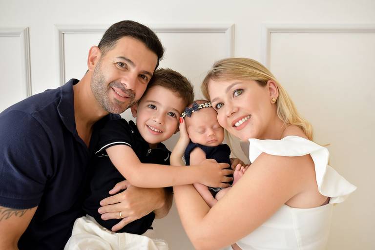 família