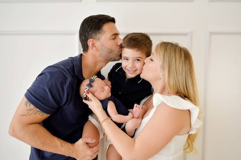família