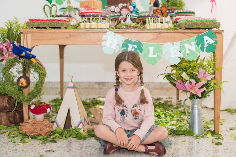 Helena em seu aniversário de 7 anos com o tema Índias e Fadas, pela fotógrafa Fabiana Bomfim.