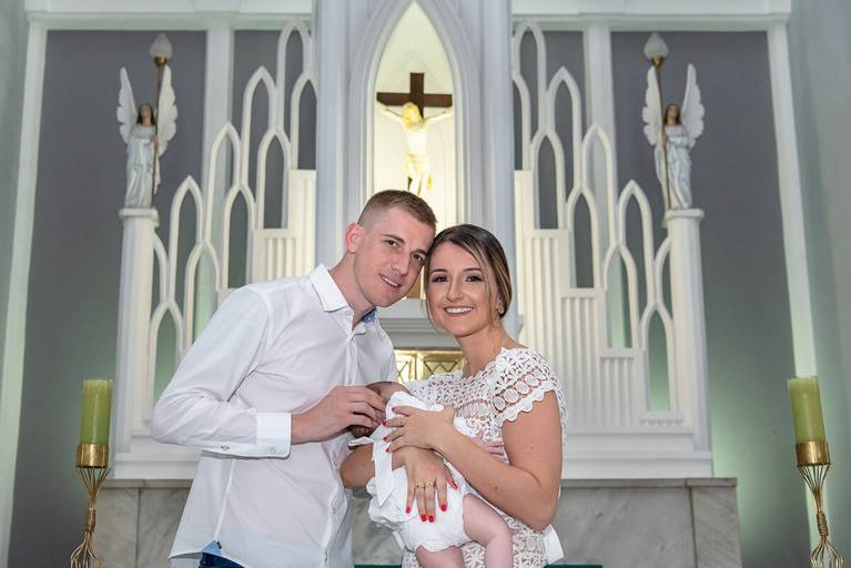 Batizado da Manuela, filha da Deisi e Adilson Warken, na Paróquia Nossa Senhora da Consolação e Correia, em Belo Horizonte, pela fotógrafa Fabiana Bomfim