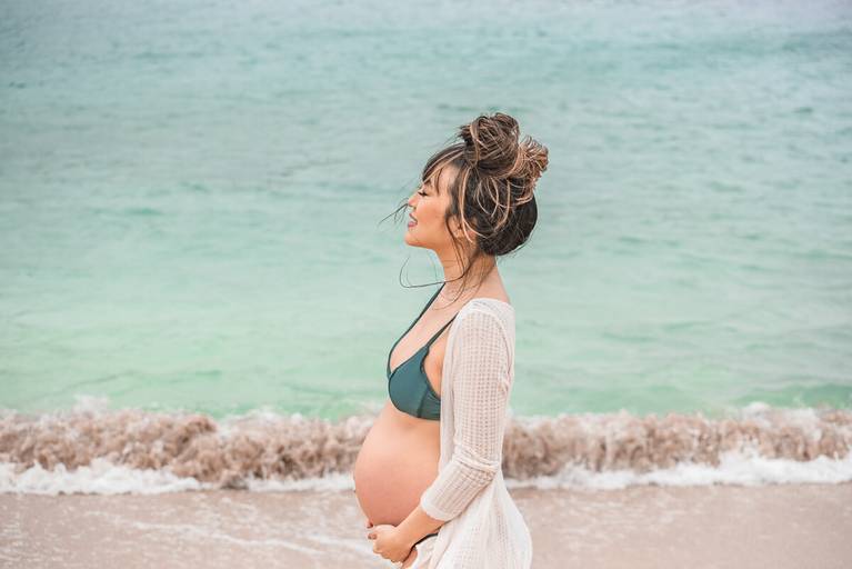 Ensaio do casal Silvinha e Luís à Silvinha e seu Benício na Praia da Ferradurinha, Búzios, pela fotógrafa Fabiana Bomfim.