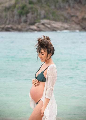 Ensaio do casal Silvinha e Luís à Silvinha e seu Benício na Praia da Ferradurinha, Búzios, pela fotógrafa Fabiana Bomfim.