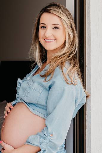 Ensaio de gestante da Deisi e Adilson Warken, à espera da Manuela, realizado em Belo Horizonte, pela fotógrafa Fabiana Bomfim. 